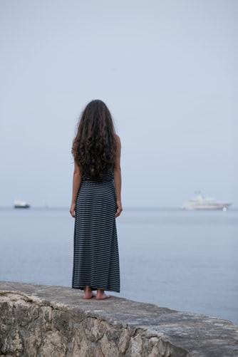 photo-1562550557-2767007ddf5f