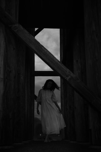 photo-1566921093815-3e76df1b3dde